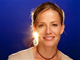 Elizabeth Shue