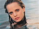 Mena Suvari