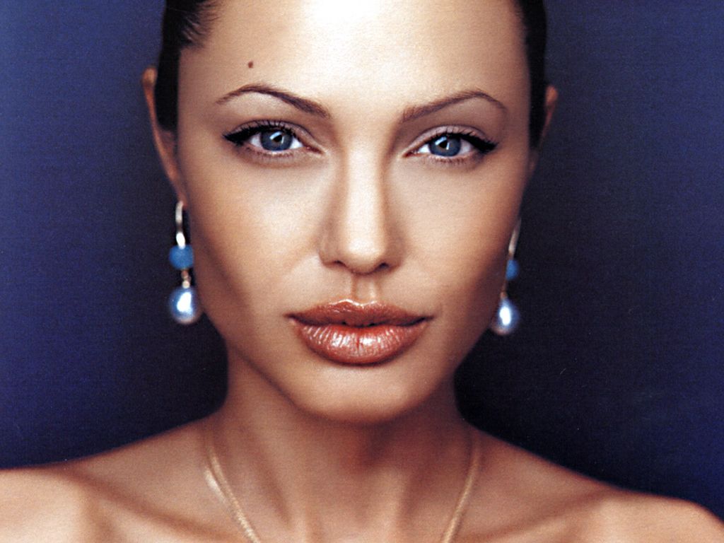 Angelina Jolie