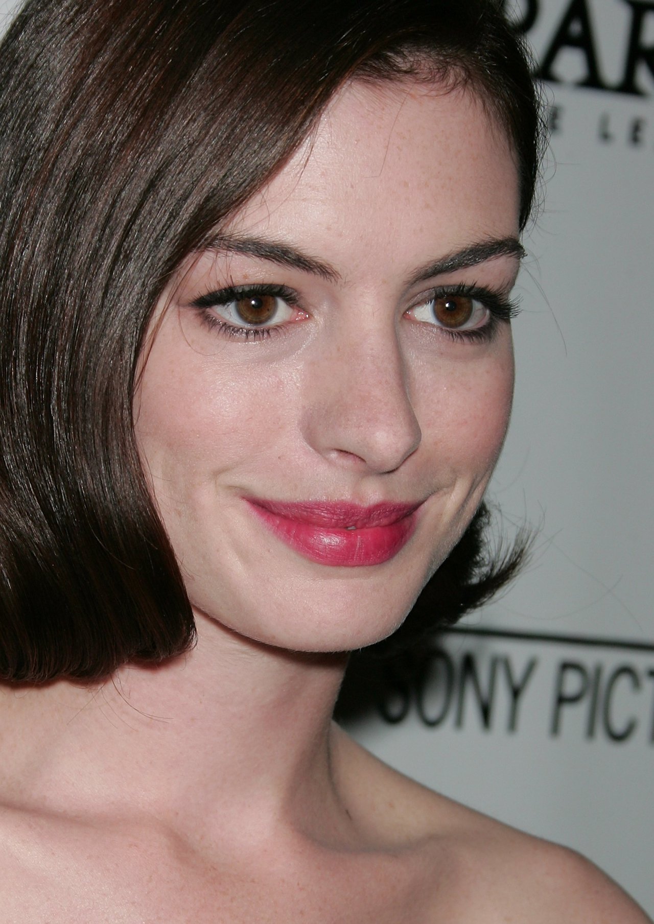 Anne Hathaway