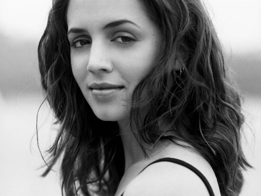 Eliza Dushku