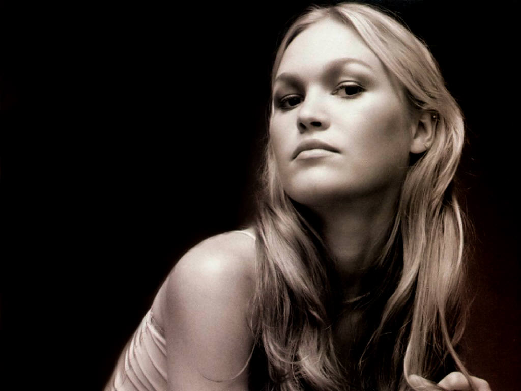 Julia Stiles