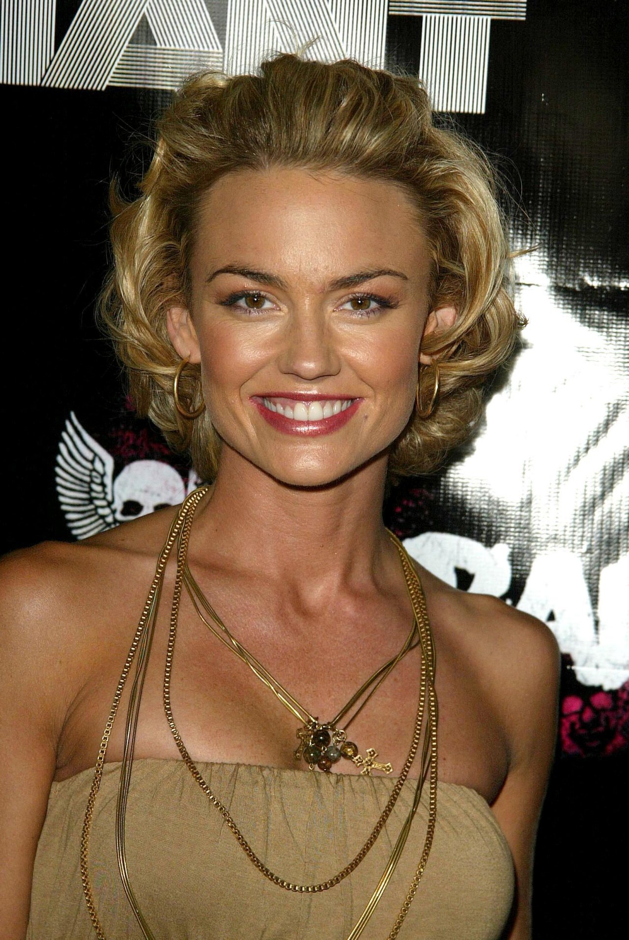 Kelly Carlson