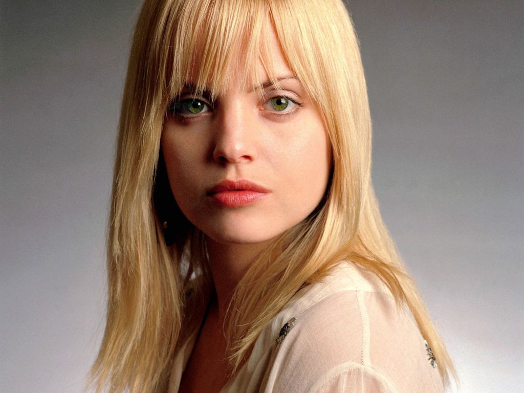 Mena Suvari