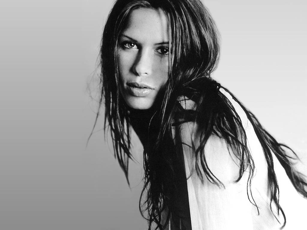 Rhona Mitra