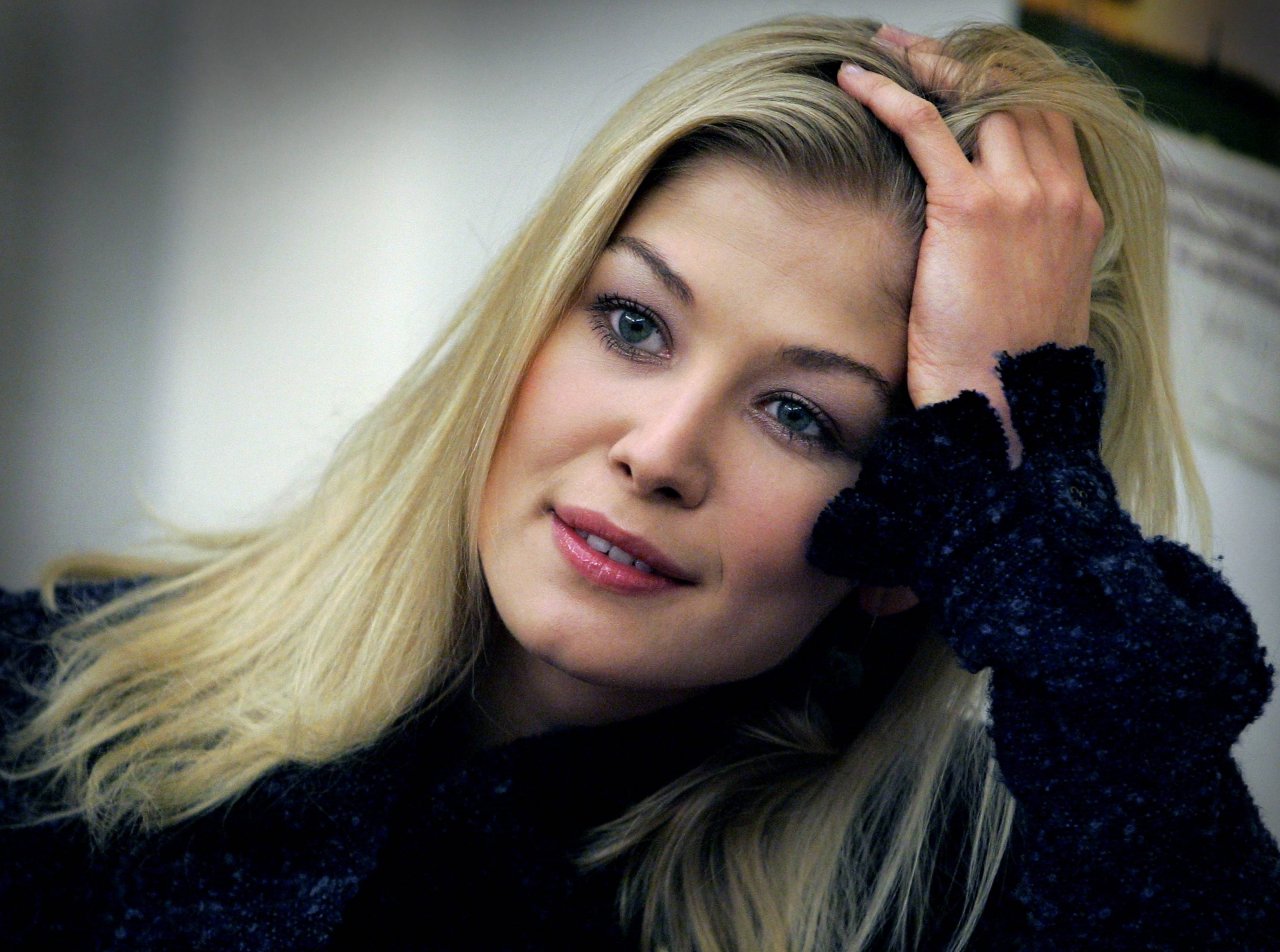 Rosamund Pike