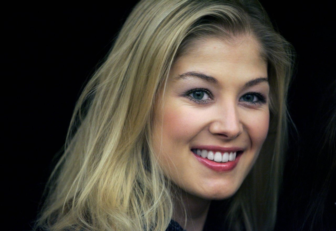 Rosamund Pike