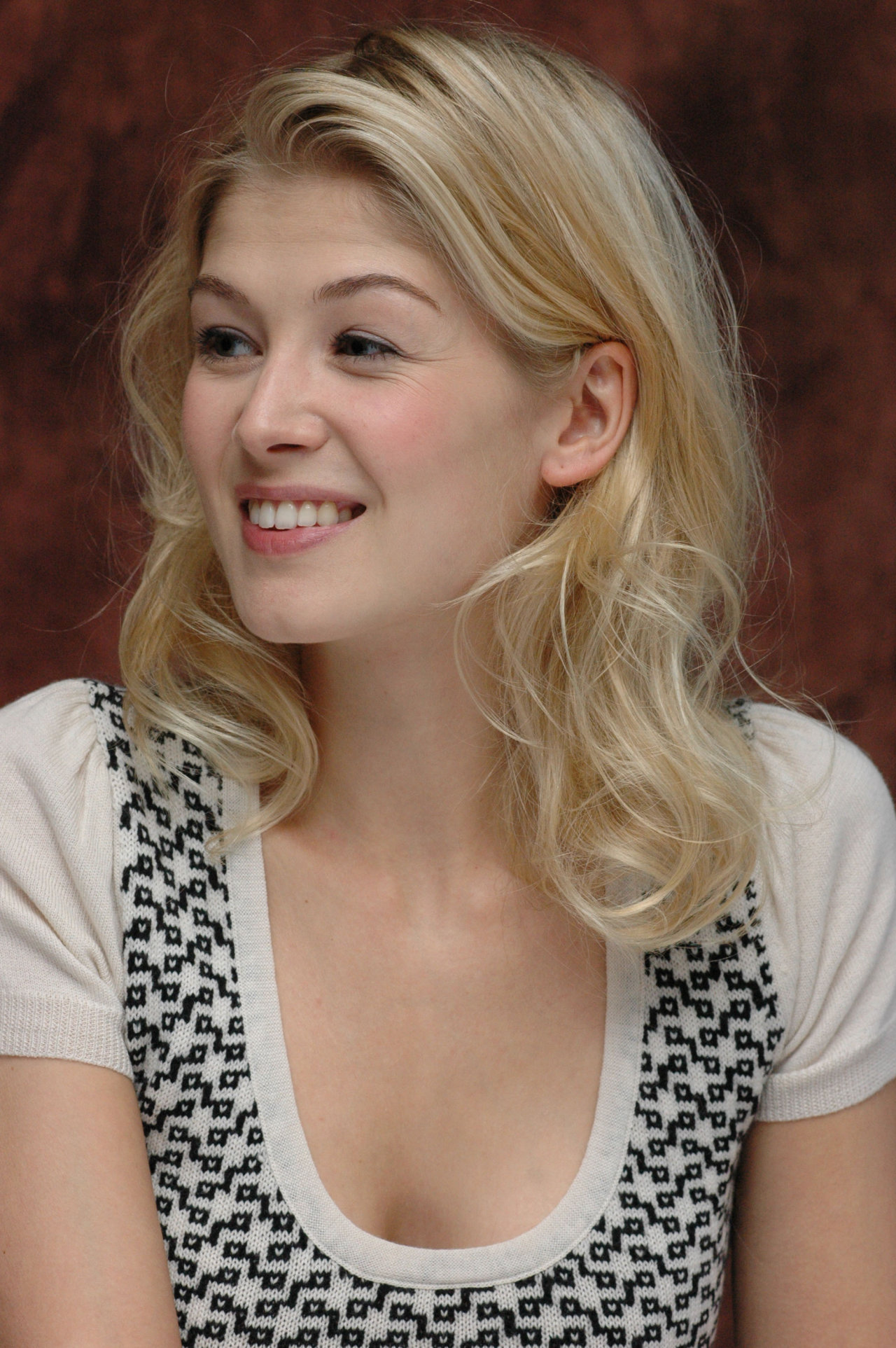 Rosamund Pike